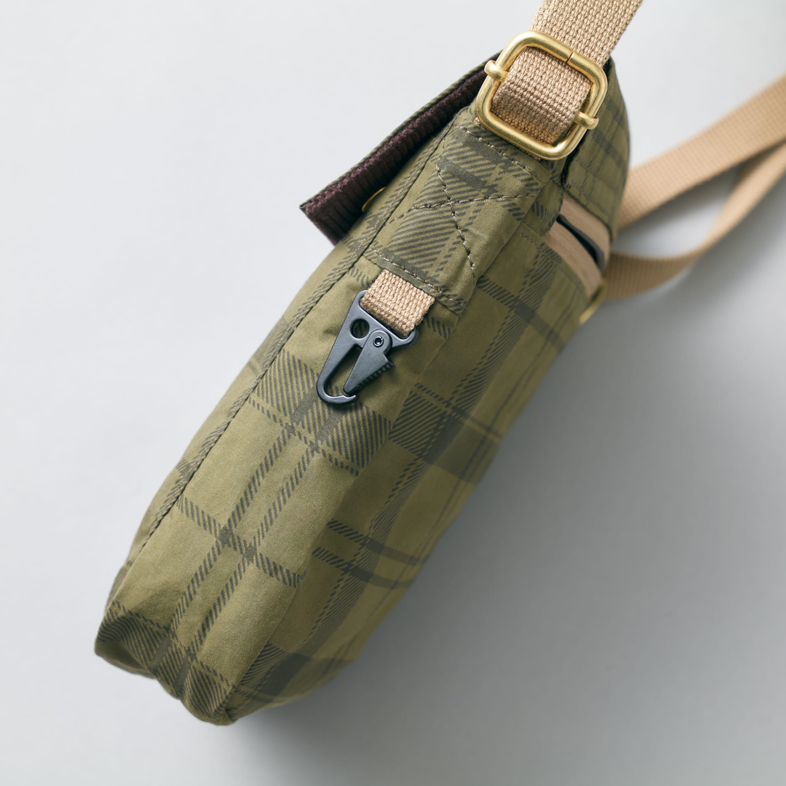 春夏の装いに、バブアーのバッグを イメージ10